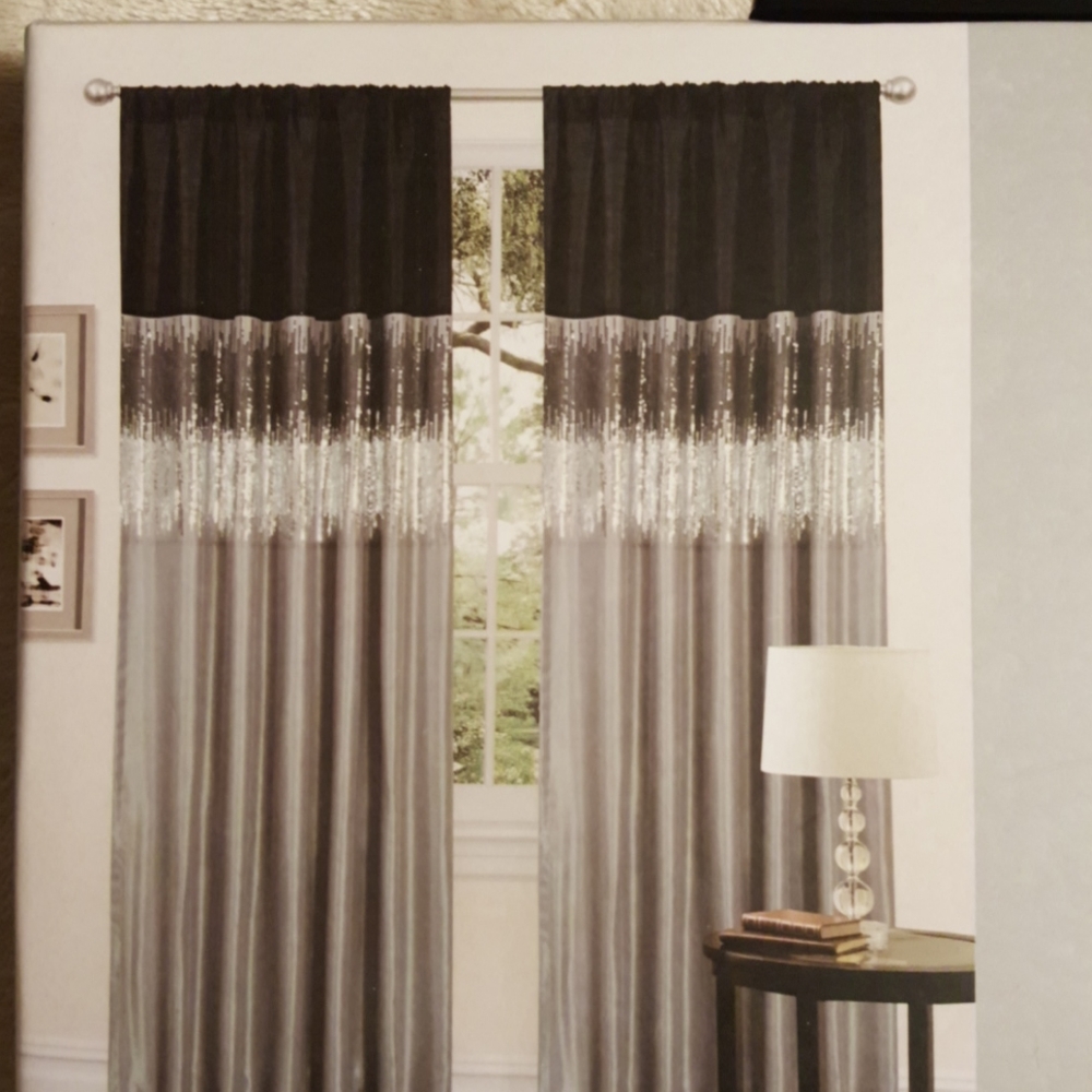 Curtain Panel - Picture 2 of 5